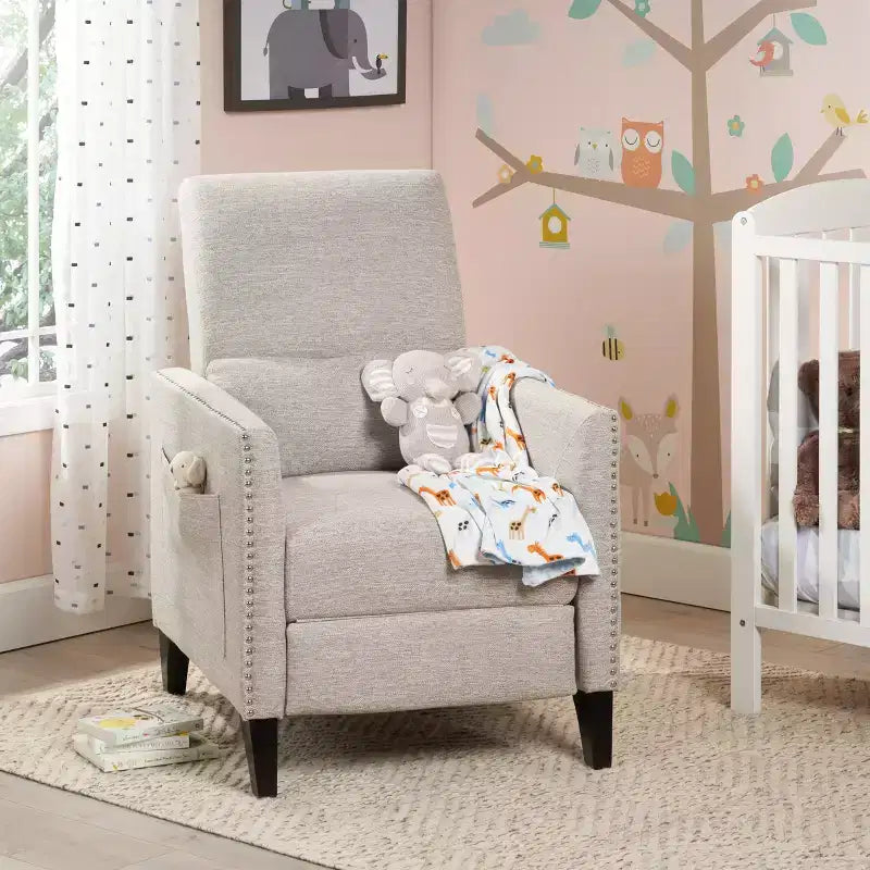 Fauteuil inclinable contemporain GDFStudio Alscot en tissu avec clous décoratifs