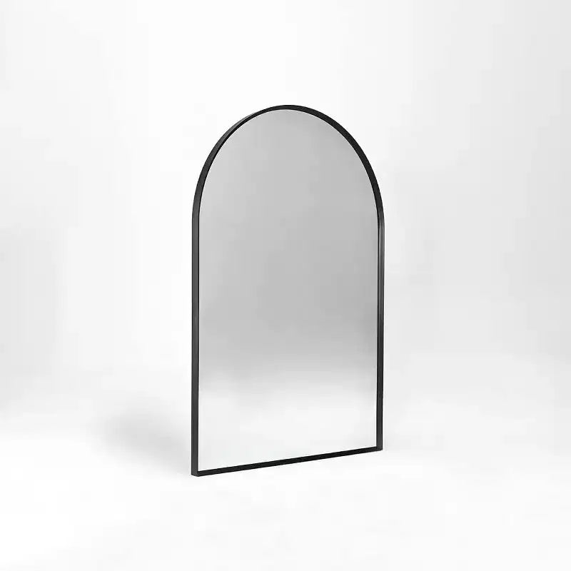 Miroir mural de salle de bain avec arche en métal noir