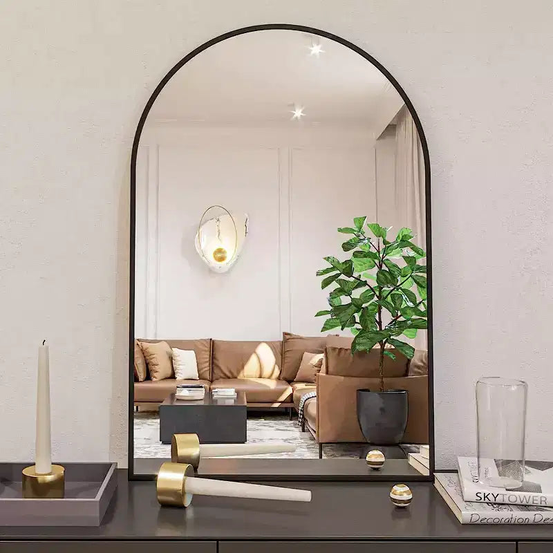 Miroir mural de salle de bain avec arche en métal noir