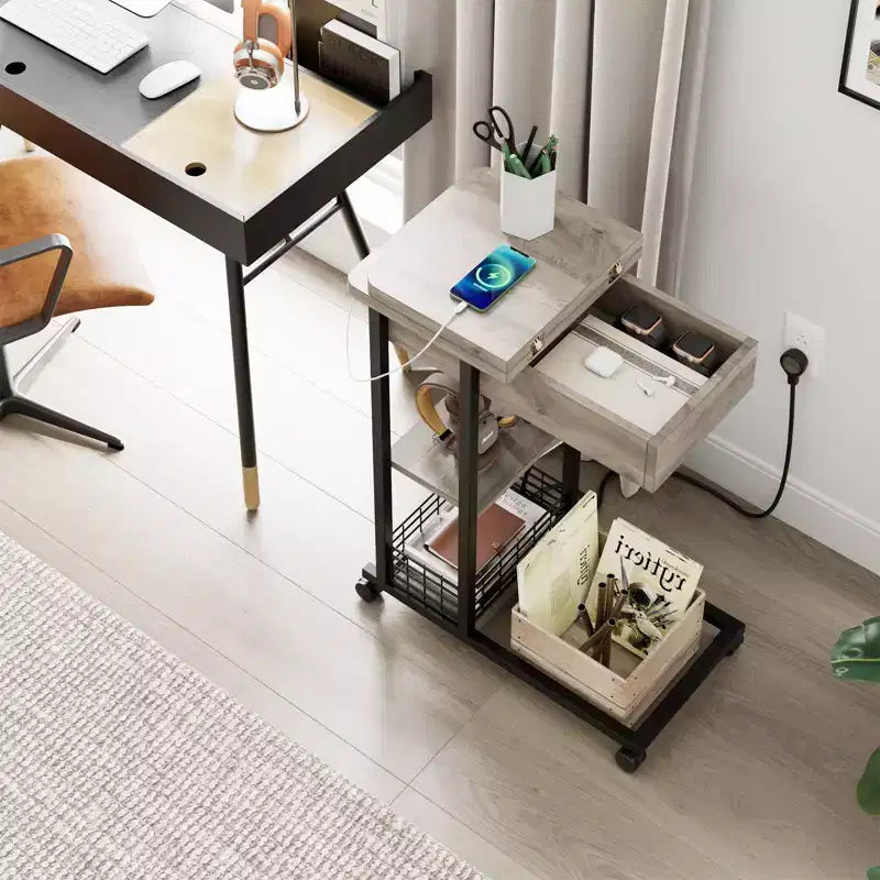 Table d'appoint en C avec station de charge, table d'appoint à plateau relevable, table d'appoint étroite avec étagère de rangement à 3 niveaux, pour salon et chambre à coucher