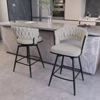 Tabourets de bar pivotants Okak 26, lot de 2, revêtement en daim avec repose-pieds et dossier tissé, pieds noirs, tabourets de comptoir pour îlot de cuisine