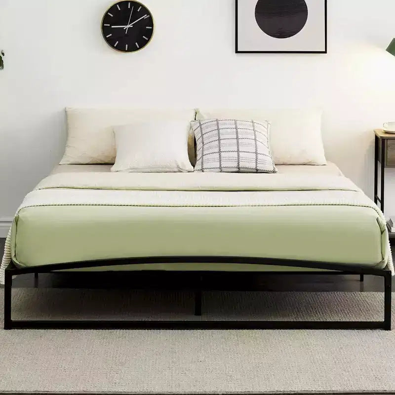 Cadre de lit bas, cadre de lit plateforme en métal California King size de 15 cm avec design en arche, cadre de lit robuste, pas besoin de sommier tapissier, noir