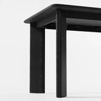 PexFix 67 x 33.5 Table de salle à manger de style ferme en bois massif noir avec plateau carré en bois pour salles à manger modernes et réunions de famille