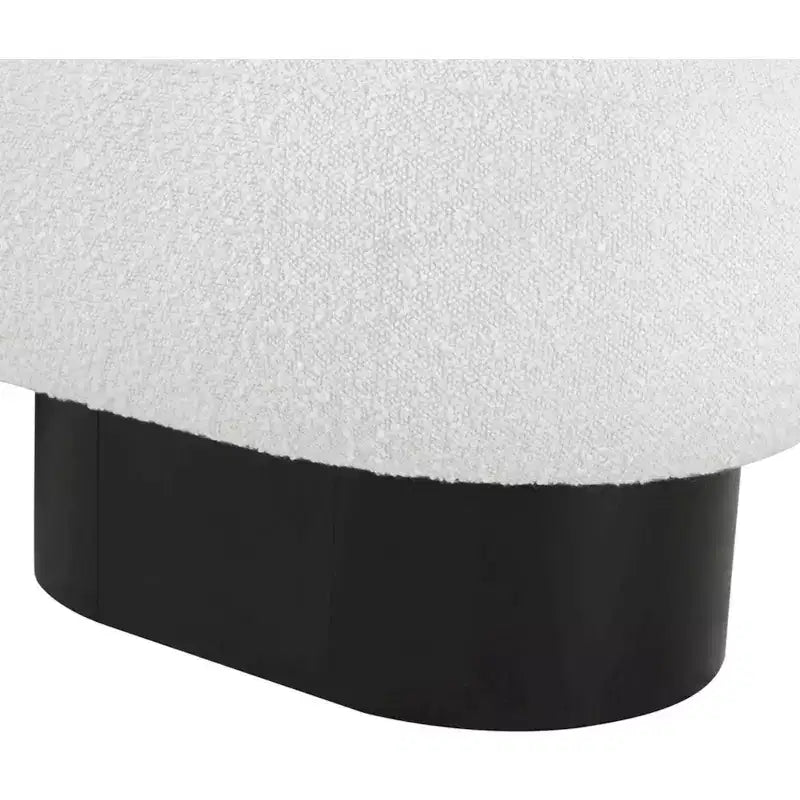 Meridian Furniture, Banc en tissu bouclé Robertson