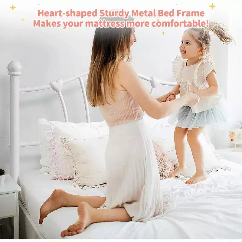 Cadre de lit double pour enfants, avec tête et pied de lit en forme de cœur, support à lattes en métal robuste, silencieux, blanc