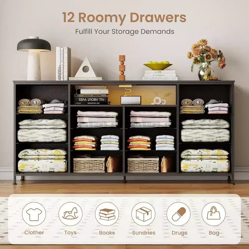 Meuble TV commode de 63 pouces avec 12 tiroirs, commode en tissu avec station de charge et lumières LED, étagères ouvertes pour TV de 65-75 pouces, meuble de divertissement moderne