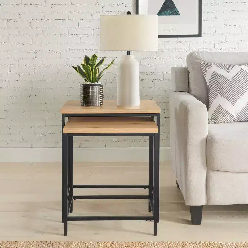 Lot de 2 tables d'appoint gigognes Alaterre Furniture avec plateaux en bois et bases en métal, tables d'appoint modernes et minimalistes pour salon, appartement ou dortoir, chêne
