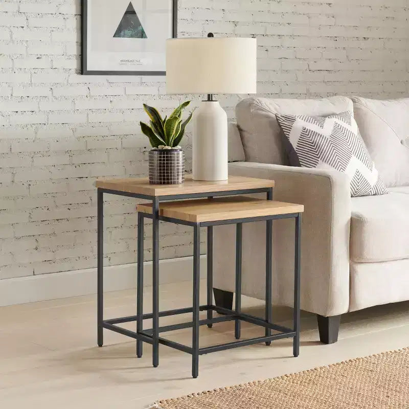 Lot de 2 tables d'appoint gigognes Alaterre Furniture avec plateaux en bois et bases en métal, tables d'appoint modernes et minimalistes pour salon, appartement ou dortoir, chêne