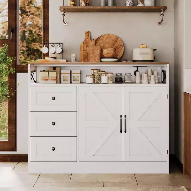 Meuble buffet de ferme CuisinSmart avec rangement et prise de courant intégrée, armoire de salle à manger avec 2 portes et 3 tiroirs pour salon et salle à manger