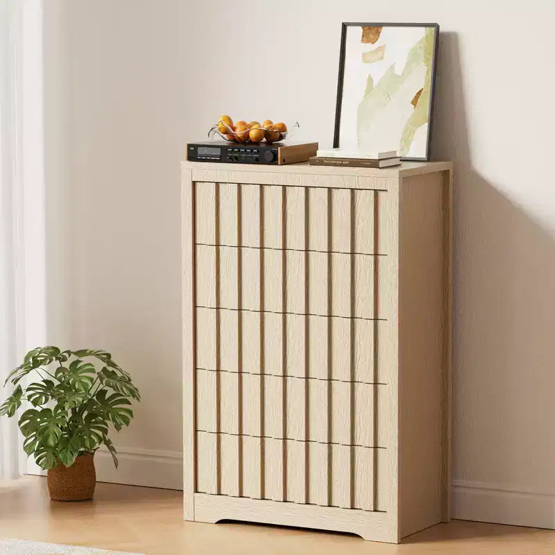 Commode à 5 tiroirs cannelés pour chambre à coucher, Commode moderne, Façades cannelées, Commode de rangement en bois pour chambre à coucher, salon
