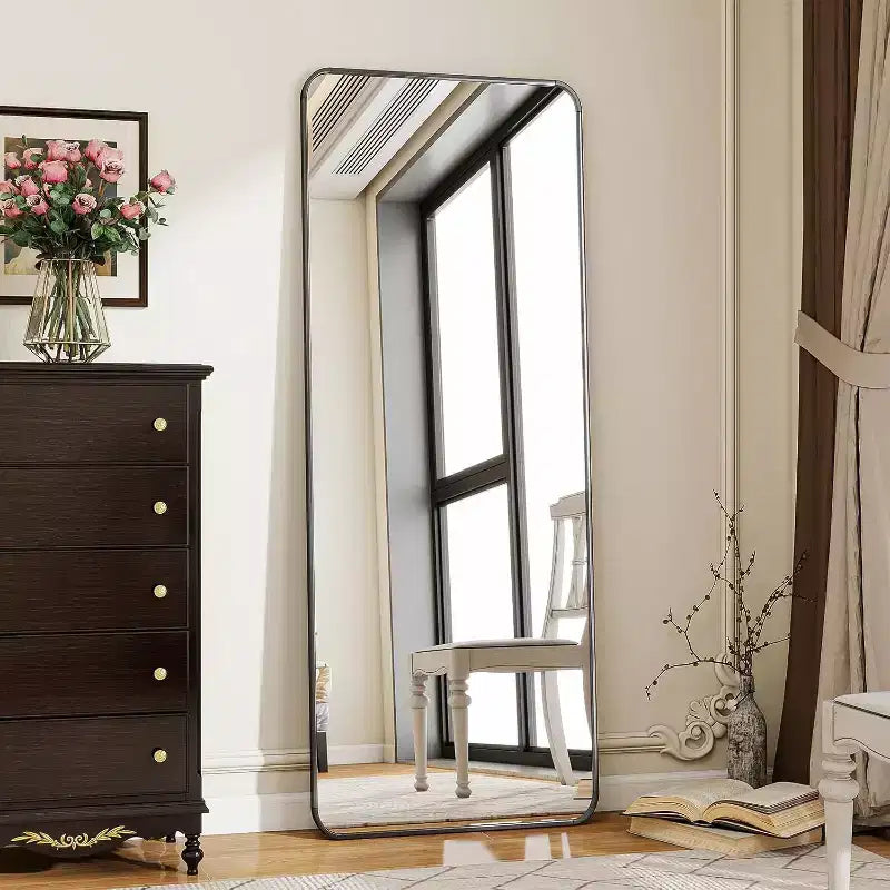 Miroir pleine longueur 66 x 23 avec coins arrondis, Miroir sur pied pour chambre ou dressing, à poser, suspendre ou adosser