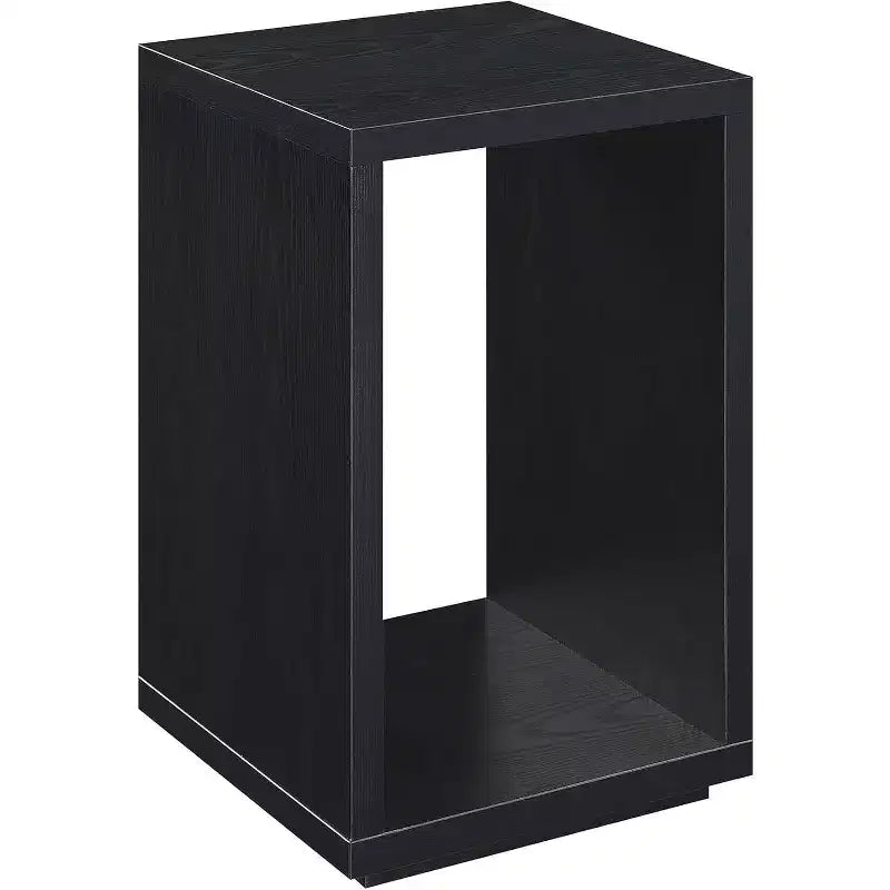 Table d'appoint minimaliste HomeStock Belmont avec plateau spacieux et étagère inférieure, design élégant et finition grain de bois durable pour la décoration intérieure