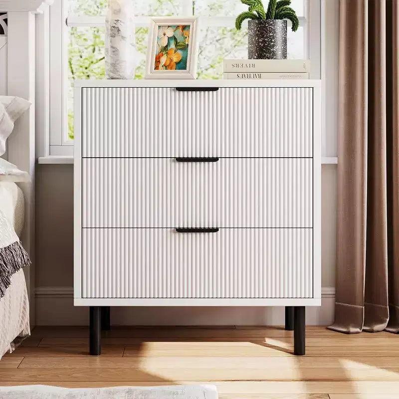 Commode à 3 tiroirs cannelés, chiffonnier de 71 cm de large avec dispositif anti-basculement, table de chevet haute en bois avec rangement et pieds en métal pour chambre, couloir