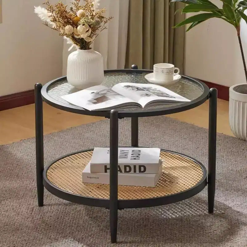 Table basse de 65 cm avec double plateau en verre ondulé et panneau en rotin PE, cadre en fer noir
