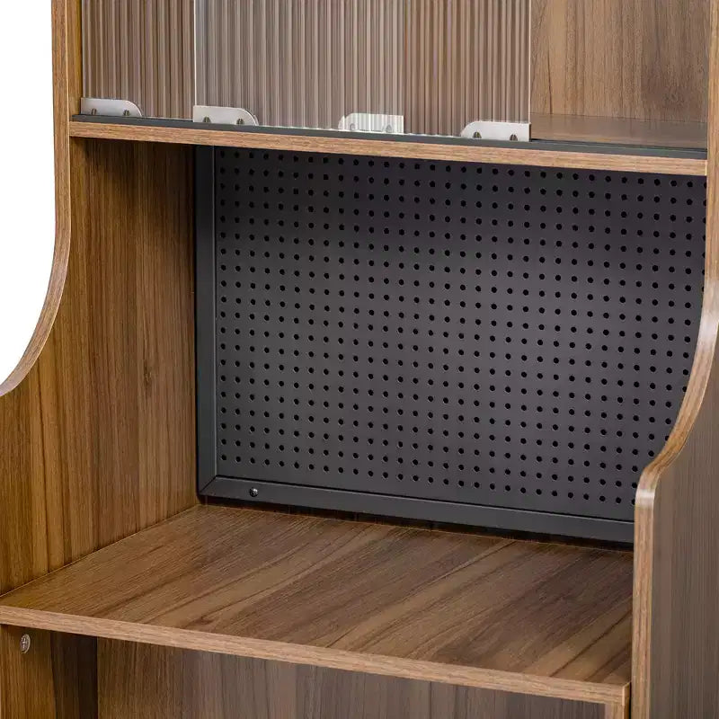 Bureau d'ordinateur pliable avec niche pour animaux et étagères, doté d'une planche perforée et incluant un couchage pour chat et un griffoir, coloris Noyer - ModernLuxe