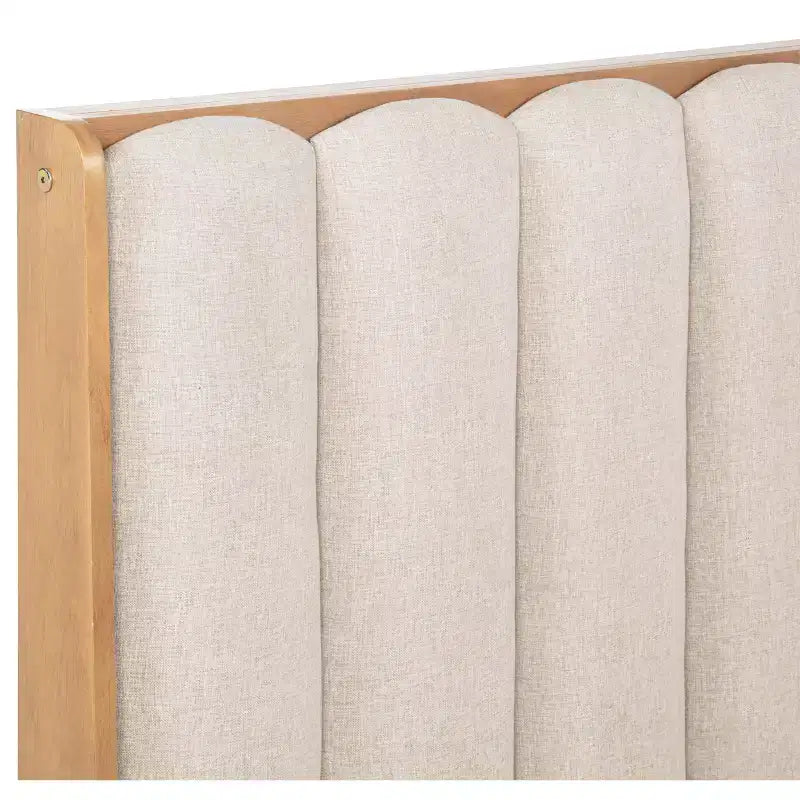 Lit en bois GDFStudio Ophelia Farmhouse avec tête de lit capitonnée