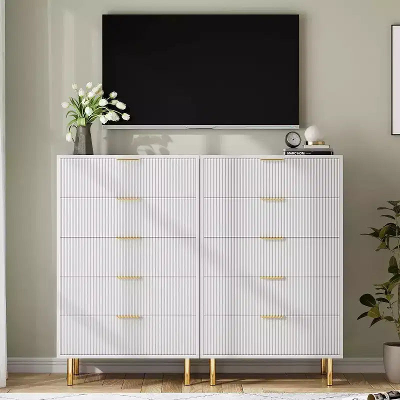 Commode à 5 tiroirs COZONY - 48 pouces, commode moderne haute avec poignées métalliques dorées, panneaux en bois cannelé, dispositif anti-basculement pour chambre, salon, couloir