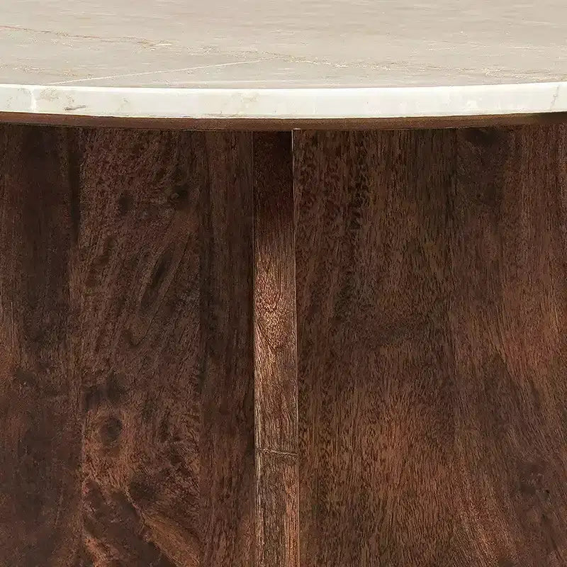 Table basse Royal Hampton, dessus en marbre rond naturel de 27 pouces, base sculpturale en bois de manguier