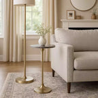 Table d'appoint élégante, table de chevet ou petite table de nuit pour la décoration intérieure - Table à boisson en métal mince avec plateau en marbre et base trompette