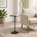 Table d'appoint élégante, table de chevet ou petite table de nuit pour la décoration intérieure - Table à boisson en métal mince avec plateau en marbre et base trompette