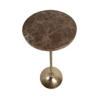 Table d'appoint élégante, table de chevet ou petite table de nuit pour la décoration intérieure - Table à boisson en métal mince avec plateau en marbre et base trompette