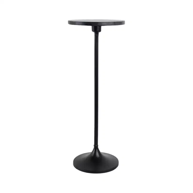 Table d'appoint élégante, table de chevet ou petite table de nuit pour la décoration intérieure - Table à boisson en métal mince avec plateau en marbre et base trompette