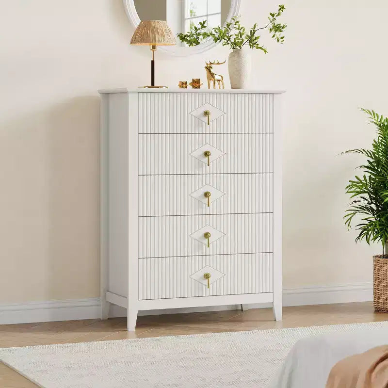 Commode Blanche Cannelée pour Chambre, Tour de Rangement Haute de 43 po avec 5 Tiroirs, Commode Moderne, Unité de Rangement pour Placard, Entrée