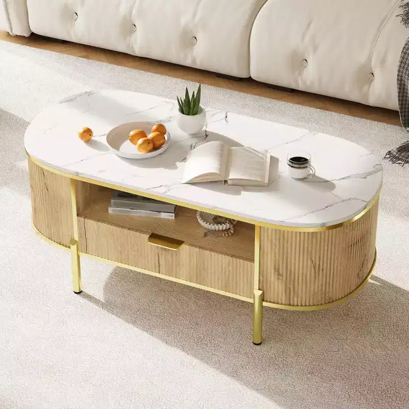 Table basse cannelée moderne, table basse ovale de 122 cm avec tiroir, plateau en faux marbre, table basse en bois avec décor en métal doré pour salon