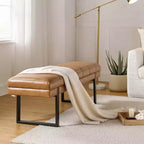 Banc Fritz moderne rembourré capitonné avec pieds en métal|ART OF LIVING DESIGNS