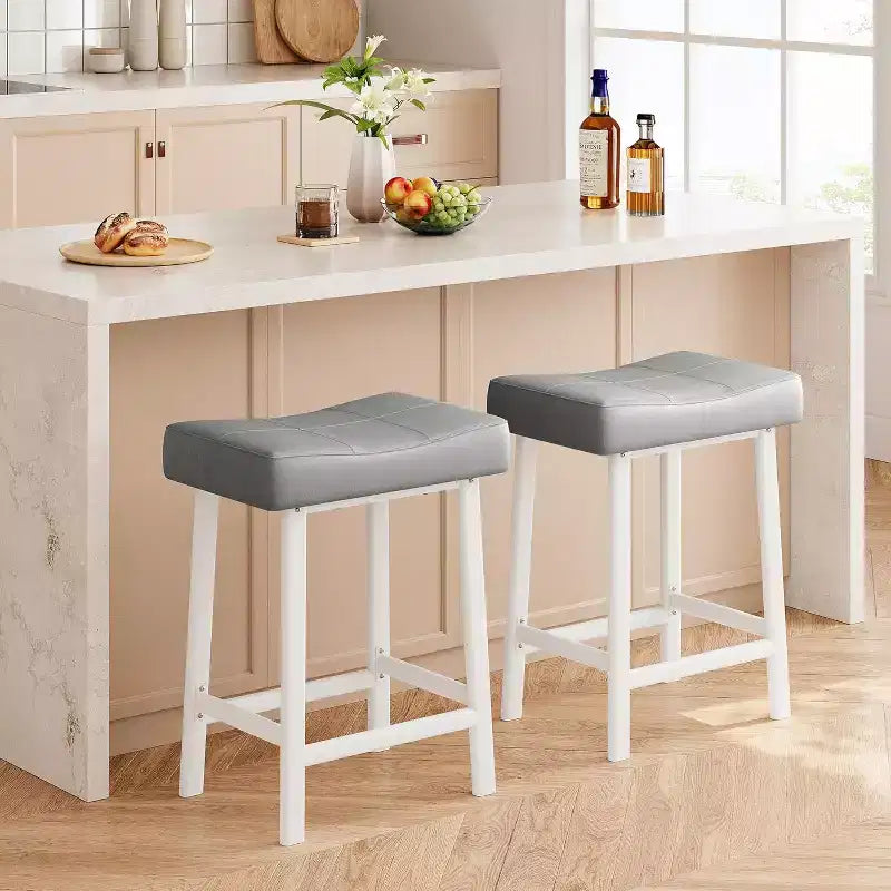 Tabourets de bar en cuir PU de 61 cm, lot de 2, tabourets de bar hauteur comptoir, pieds en métal, sièges épais en forme de selle, tabourets de petit-déjeuner, pour la cuisine