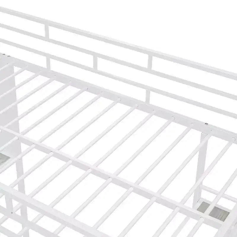 Lit mezzanine en métal de taille double avec 3 étagères et un bureau, lit avec cadre en métal pour chambre à coucher
