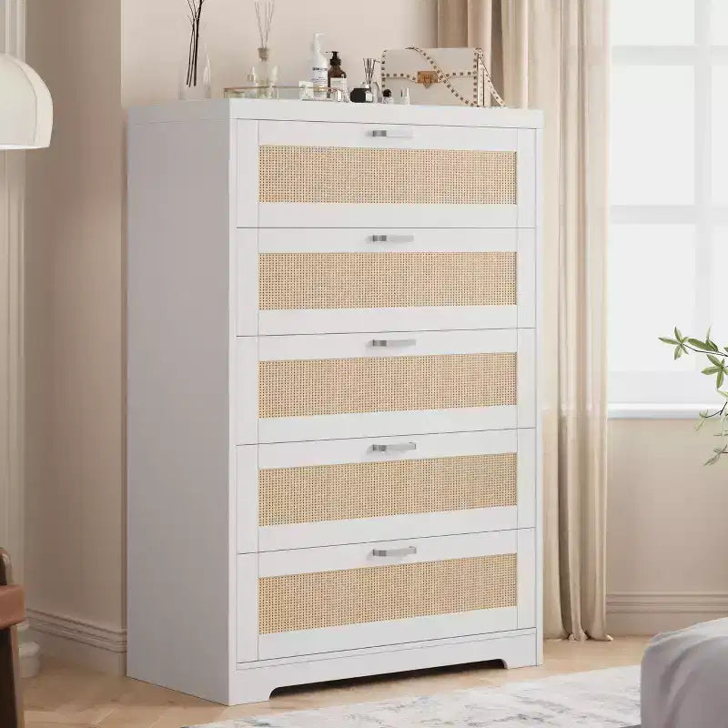 Commode 5 tiroirs en rotin pour chambre à coucher, commode haute de 120 cm avec prises électriques, commode en bois avec poignées en métal pour salon ou placard