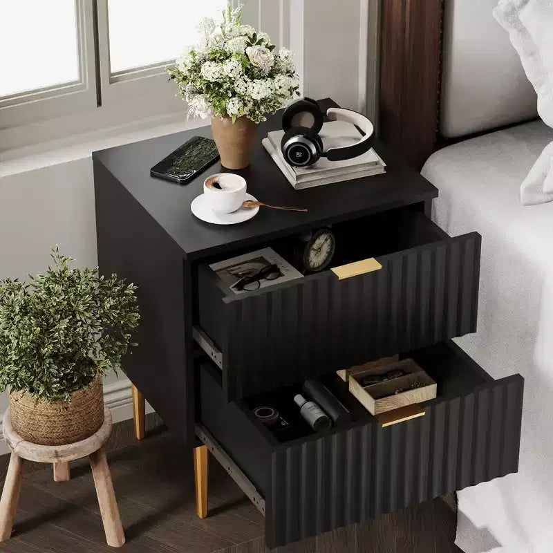 Table de chevet moderne cannelée avec 2 tiroirs, Table d'appoint en bois avec pieds en métal, Table de chevet pour petit espace, Table d'appoint de canapé pour chambre à coucher