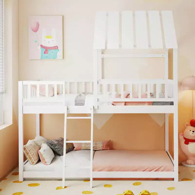 Lit superposé Costway simple sur simple avec toit, échelle et garde-corps pleine longueur pour enfants Naturel/Blanc