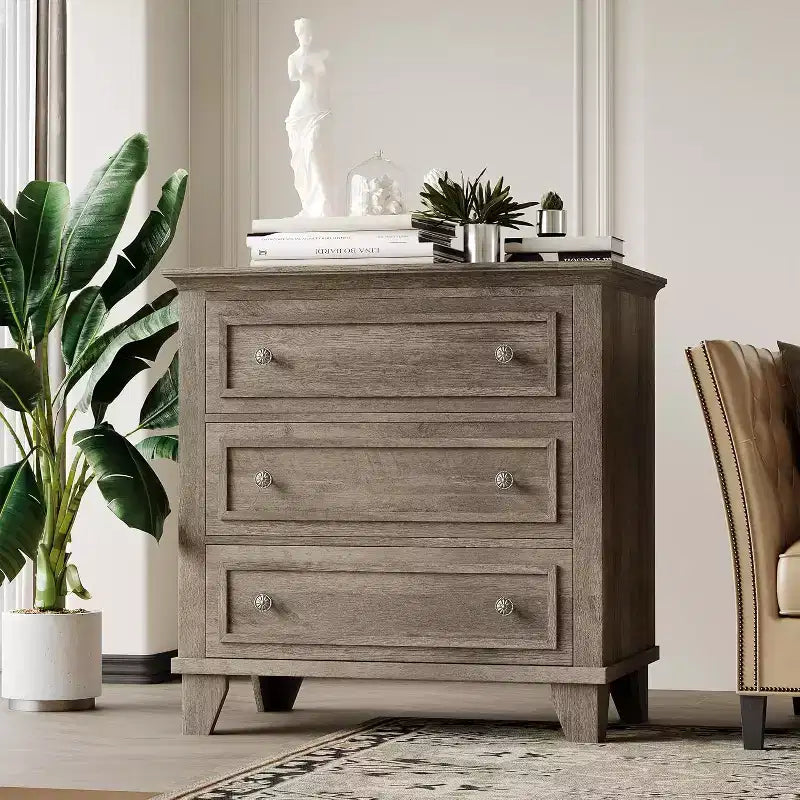 Commode moderne à 3 tiroirs, meuble compact en bois avec poignées métalliques robustes, rangement peu encombrant pour chambre, entrée, couloir
