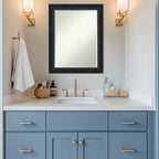 Miroir mural de salle de bain encadré Amanti Art Filigree à biseau d'un demi-pouce