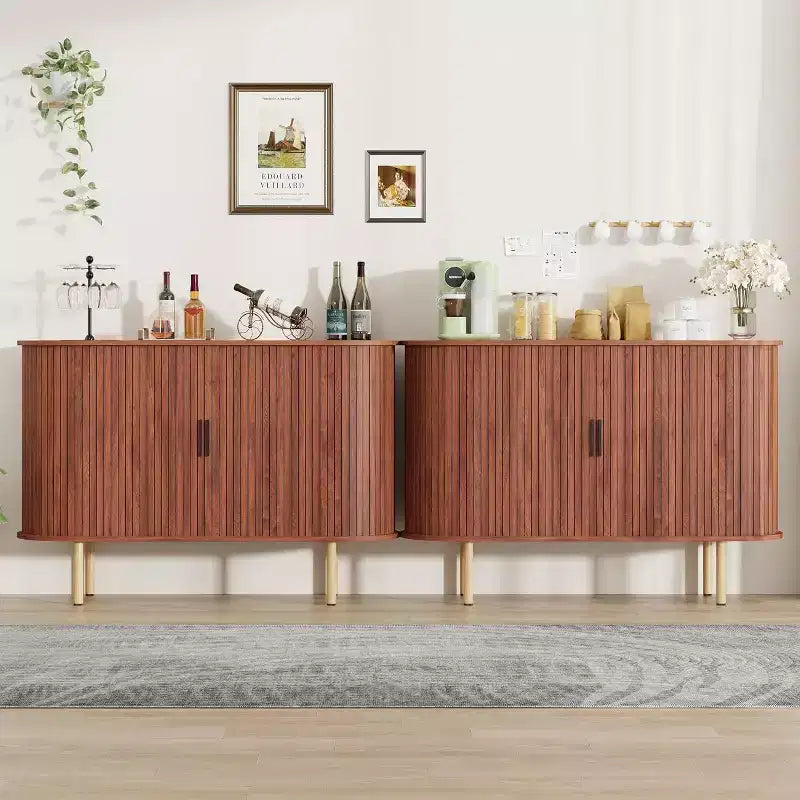 GustoWave 47 Buffet bas cannelé avec portes coulissantes, Meuble de rangement d'appoint moderne en bois avec étagères réglables
