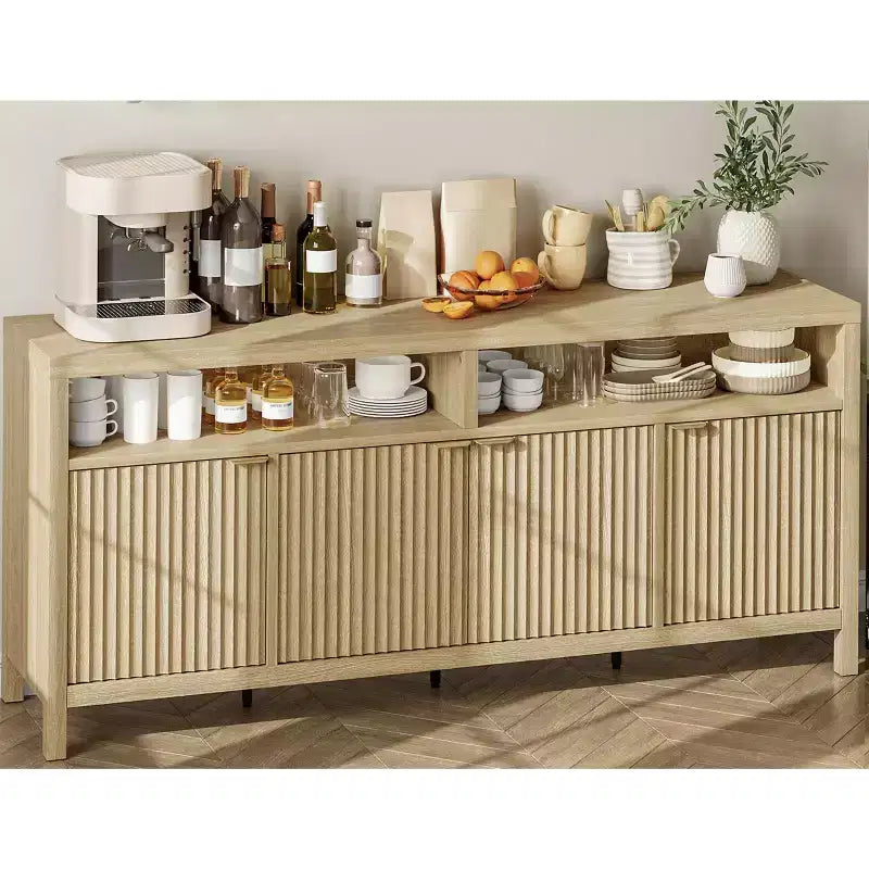 GustoWave Buffet de salle à manger 65,8 po avec porte cannelée, Armoire de rangement de cuisine moderne avec porte cannelée, Texture bois élégante