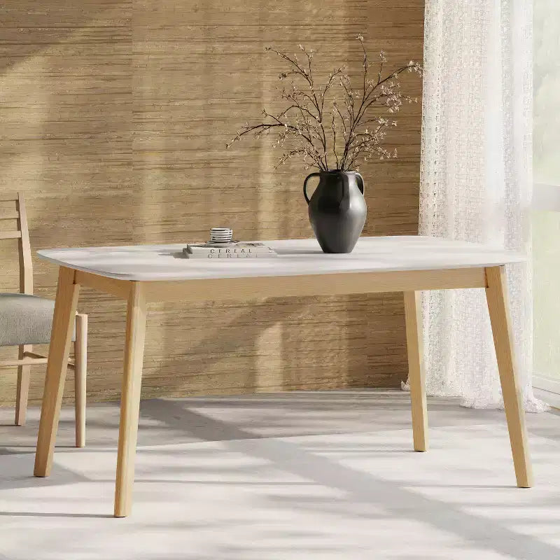 Table à manger rectangulaire minimaliste Okak 59IN, table de cuisine avec pieds en bois d'hévéa, table de dîner pour salle à manger, cuisine, chêne blanc