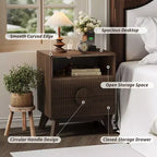 GustoWave Table de Chevet Fermière Cannelée, Lot de 1 ou 2, Tables de Nuit Hautes en Bois, Table d'Appoint avec 2 Tiroirs, Étagère Ouverte et Pieds