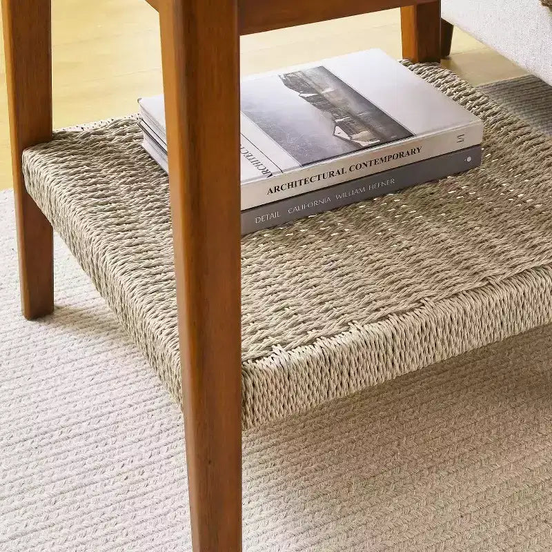 Table d'appoint Homy Casa en bois de style Mid-Century avec étagère tressée, finition noyer