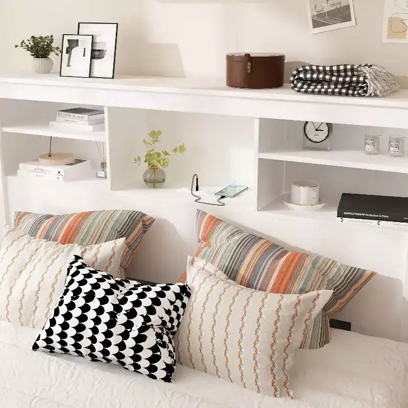 Tête de lit Famapy blanche taille double/grand lit, lumières LED contrôlées par application, étagères réglables, solution de rangement intelligente pour chambre à coucher