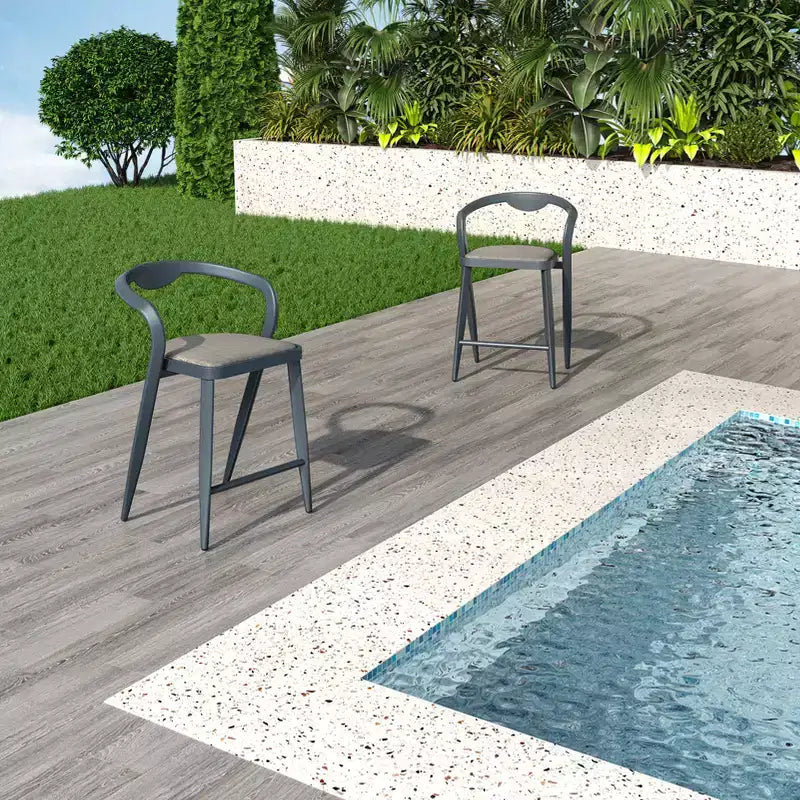 Lot de 2 tabourets de bar d'extérieur hauteur comptoir, tabourets de bar modernes et élégants, tabourets de bar de patio modernes avec dossier et accoudoirs, chaises de bar hautes confortables