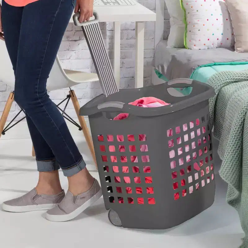 Panier à Linge à Roulettes Sterilite Ultra, 60 Litres avec Poignées, Gris, Lot de 4