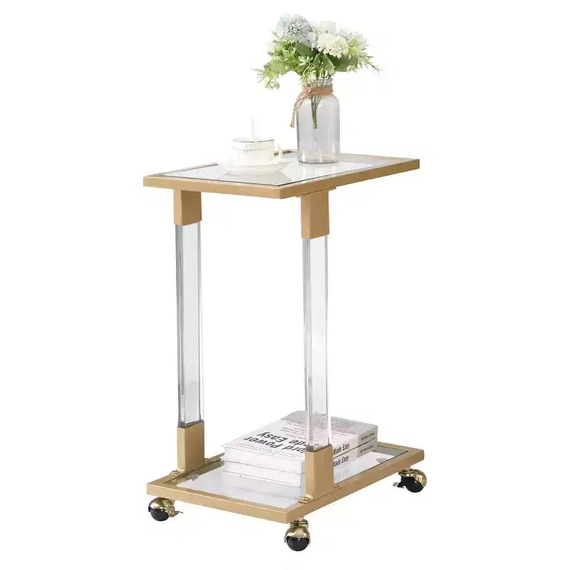 Table d'appoint moderne en verre Okak avec pieds en acrylique, table en forme de C avec base en métal chromé, tables de service pour salon, chambre, balcon