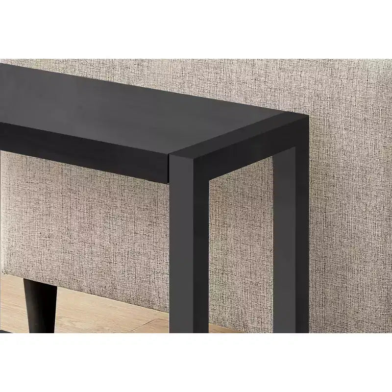 Table d'appoint moderne Okak avec pieds en boucle, table d'extrémité avec étagère de rangement inférieure et plateau épais, table de canapé pour salon
