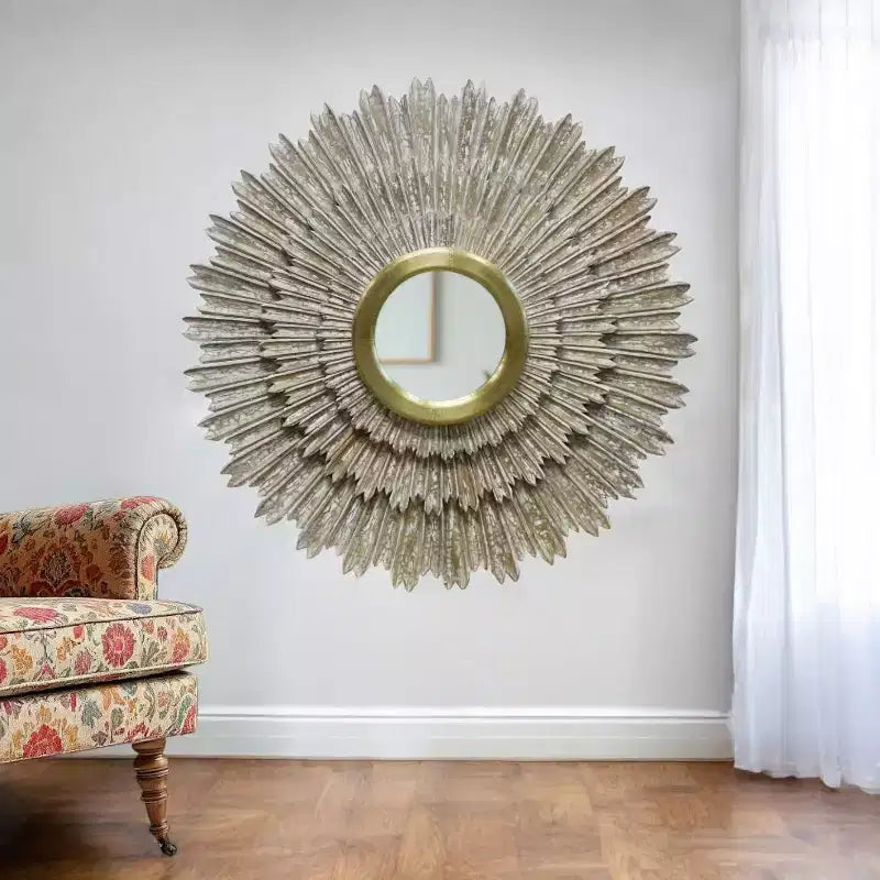 HomeRoots Miroir d'appoint encadré en bois et métal, motif soleil, finition or antique, 44 po