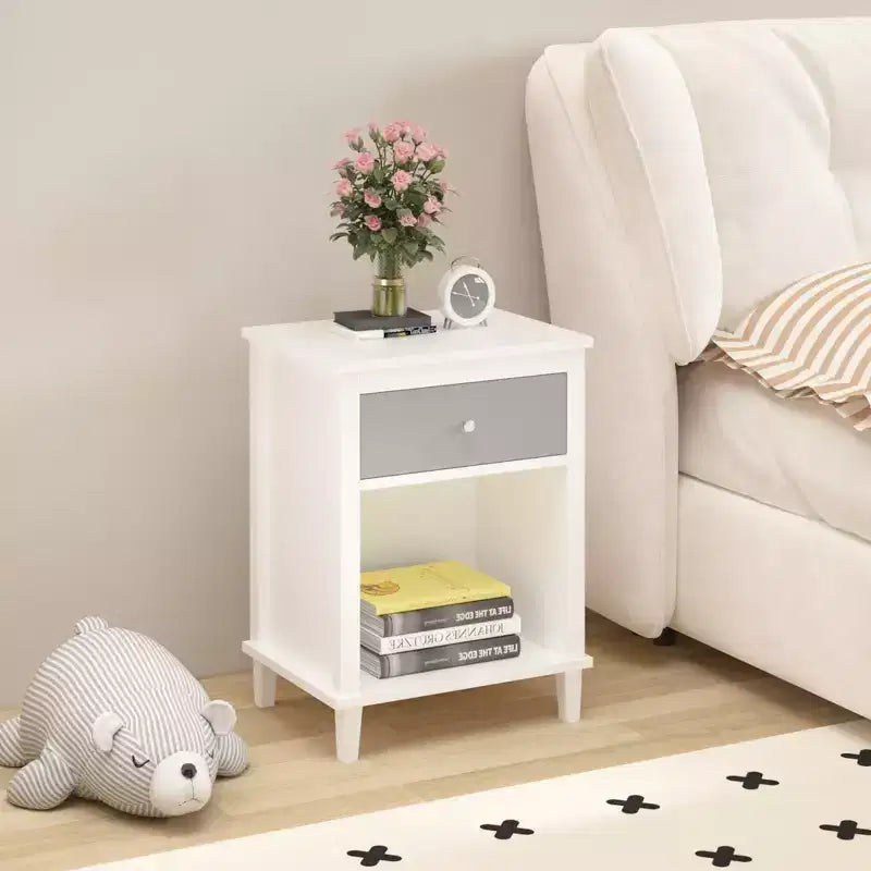 Table de chevet en bois Whisen 68 cm H avec un tiroir et une étagère pour enfants et adultes