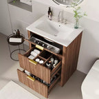 Meuble-lavabo de salle de bain moderne cannelé avec lavabo en céramique intégré, armoire de rangement autoportante avec 3 tiroirs pour salle de bain contemporaine.