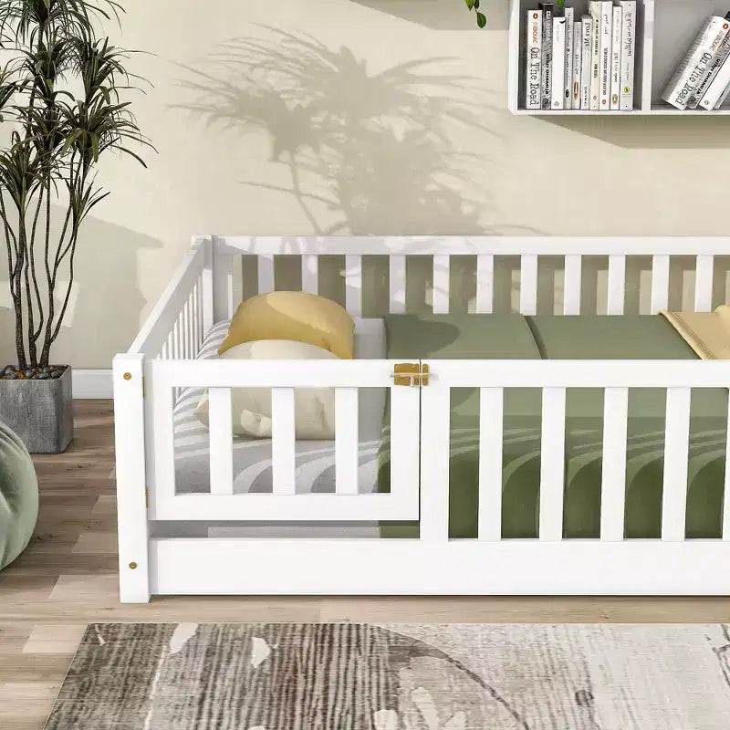 Lit Sailvan complet avec clôture et porte, lit plateforme pour enfants en bois massif